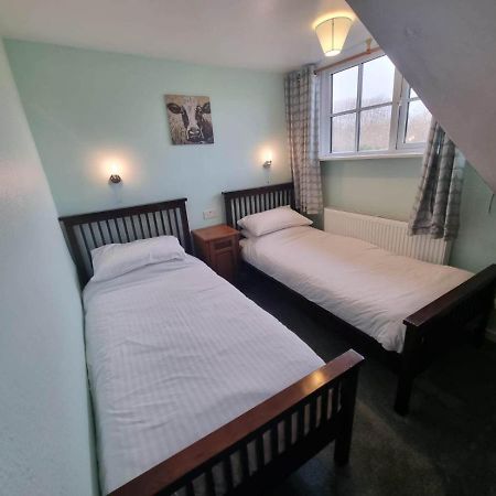 The Harp Inn Glasbury Екстериор снимка