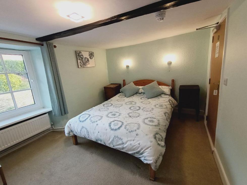 The Harp Inn Glasbury Екстериор снимка