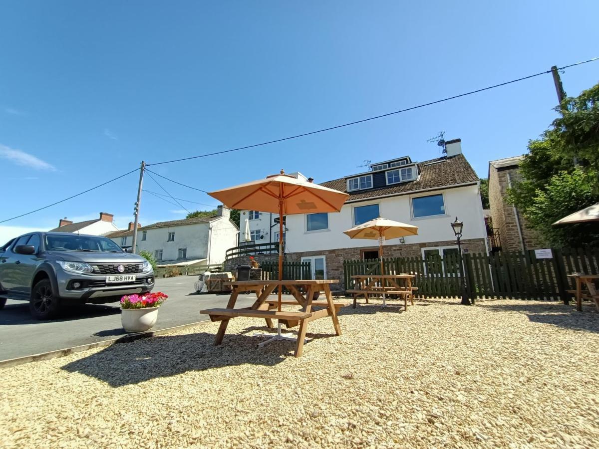 The Harp Inn Glasbury Екстериор снимка
